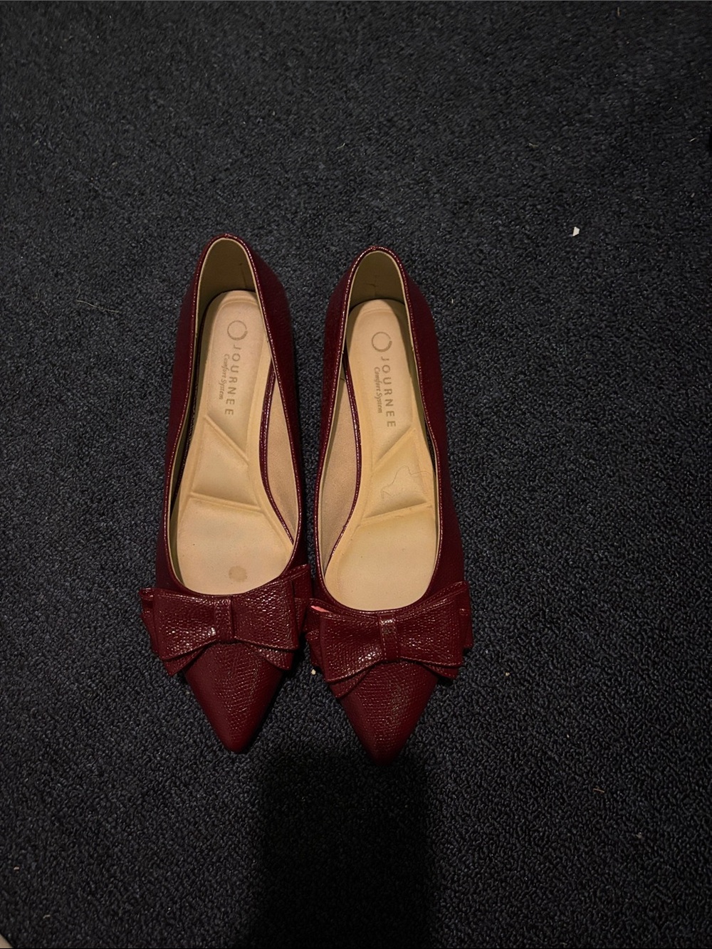 Journee Collection Women's Burgundy Pointed Bow Flats